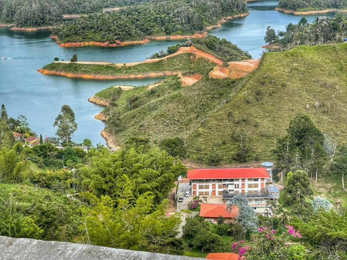 Piedra Del Penol Hotel Гуатапе Экстерьер фото